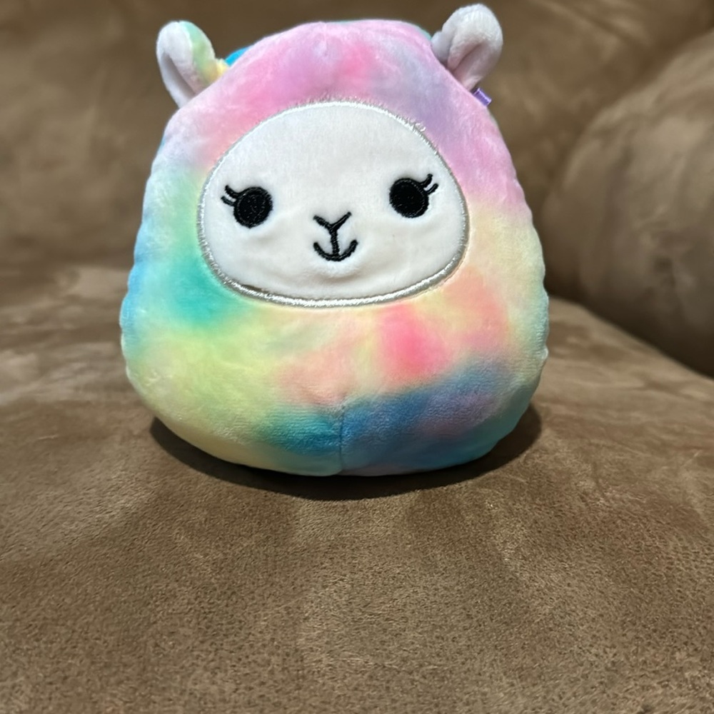 Squishmallows Leslie the Tie Dyed Llama 5 inch Plush Toy. No tag